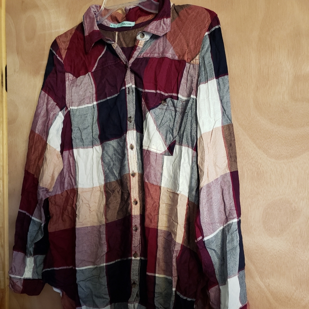 Bottom down plaid shirt